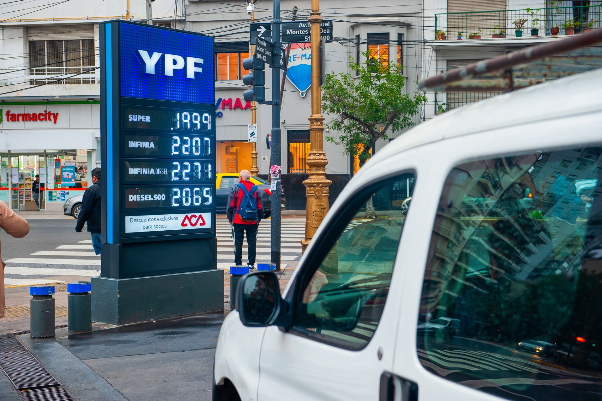 El capítulo de Transporte fue uno de los que más aportó a la suba, debido al salto de la nafta y el gasoil por la Guerra en Irán y los aumentos en los boletos (Jaime Olivos)