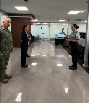 La presidenta reconoció la labor de la Guardia Nacional en su Comandancia.
Crédito: X/ @Claudiashein