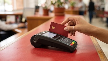 La marca Scotiabank Colpatria inició su retiro de redes sociales tras su integración con Davivienda, luego de casi 70 años de operación en el país- crédito VisualesIA