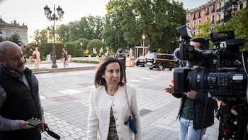 Robles anuncia que la cuarentena de los 14 españoles contagiados de hantavirus será "voluntaria"