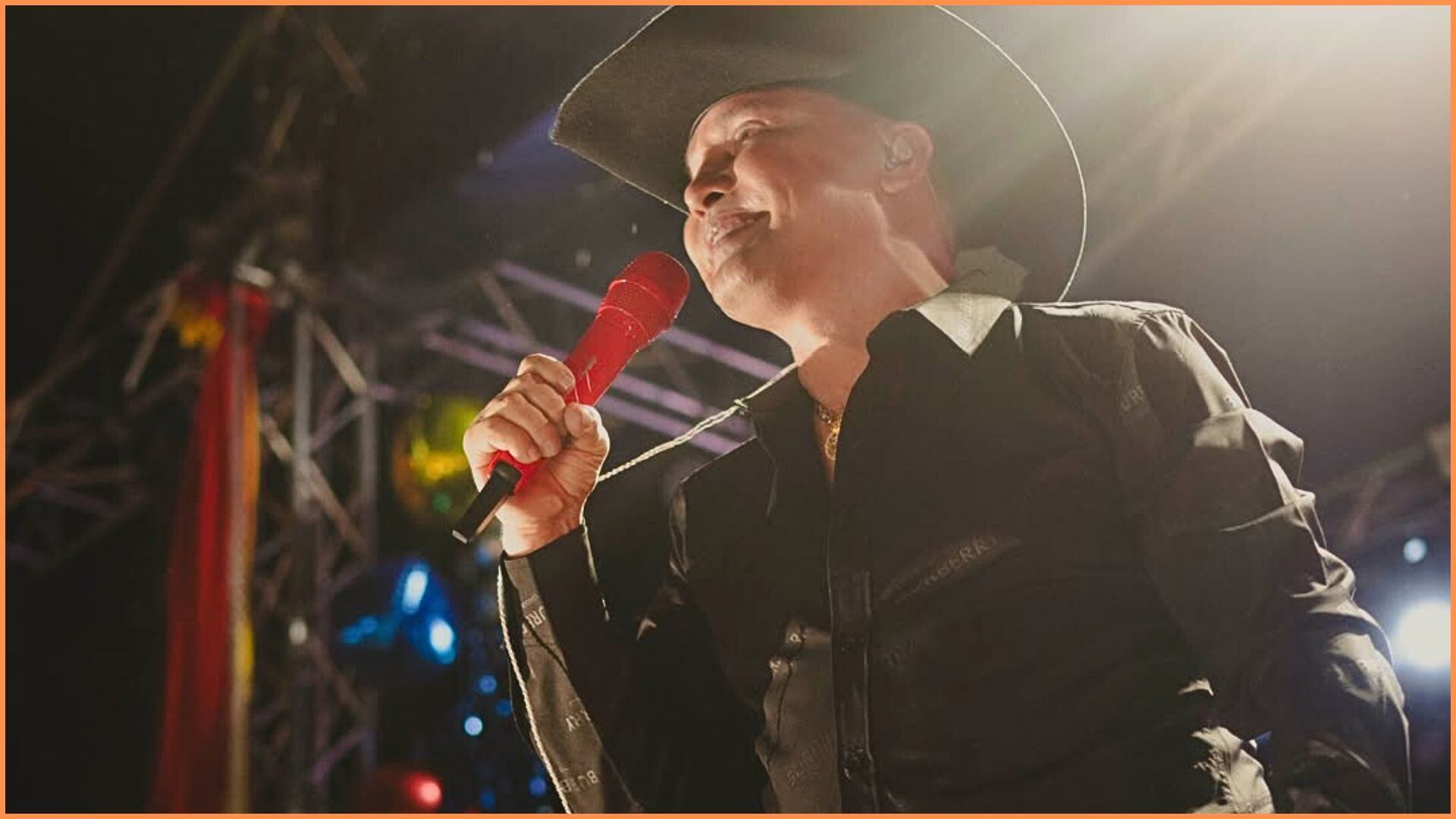 Giovanny Ayala también ha resonado durante las grabaciones del programa - crédito @giovannyayalaoficial/Instagram