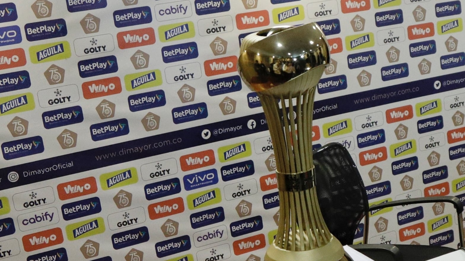 La Dimayor entregaría un nuevo trofeo en el fútbol colombiano, que sería para el líder de la reclasificación - crédito Colprensa