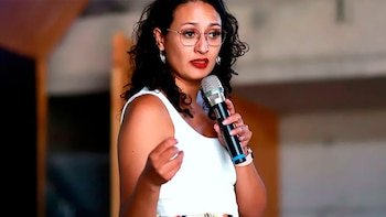 Reyes se encuentra con protección