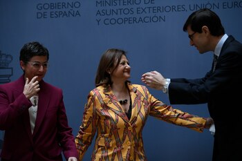 07/02/2020 (I-D) La ministra de Asuntos Exteriores, Uni�n Europea y Cooperaci�n, Arancha Gonz�lez Laya; la nueva secretaria de Estado de Asuntos Exteriores y para Iberoam�rica y el Caribe, Cristina Gallach; y el nuevo secretario de Estado para la Uni�n Europea, Juan Gonz�lez-Barba, durante la toma de posesi�n de los secretarios de Estado de Asuntos Exteriores, para la Uni�n Europea, Cooperaci�n Internacional y de la Espa�a Global, en el Patio Elcano del Palacio de Santa Cruz, en Madrid (Espa�a) a 7 de febrero de 2020.
POLITICA
�scar Ca�as - Europa Press