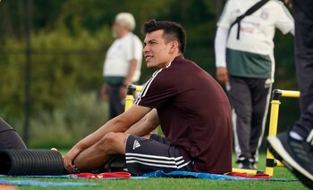 Lozano concentrado con el Tri