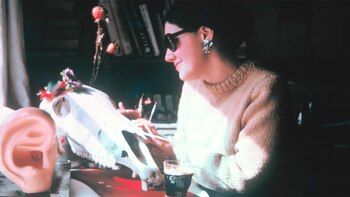 Iris Alba: la historia oculta