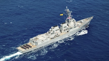 EEUU ataca y captura un carguero iraní de gran tonelaje en el golfo de Omán