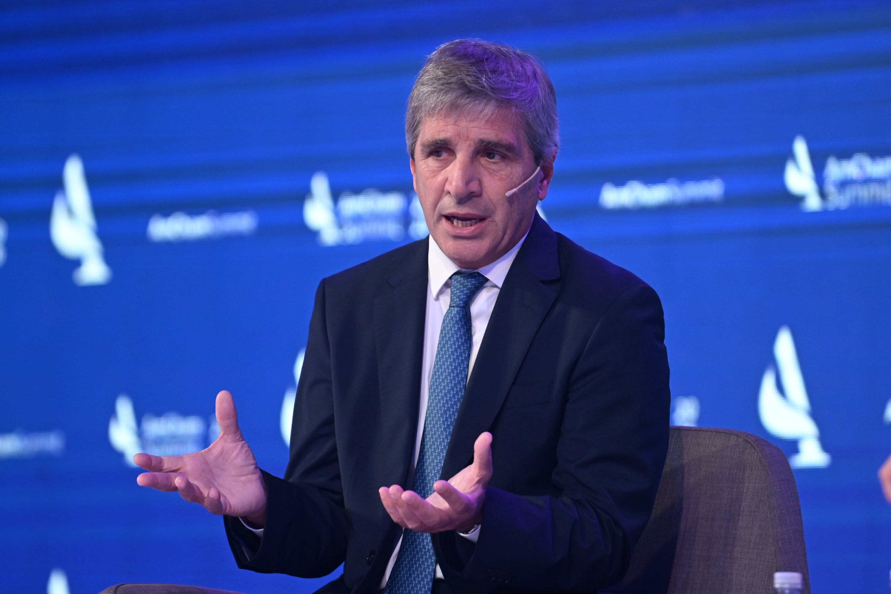 El ministro de Economía, Luis Caputo, afirmó que va a enviar una nueva Ley de Inocencia Fiscal al Congreso.