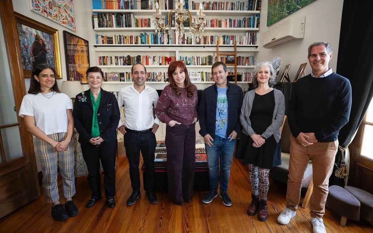 Cristina Kirchner recibió en su casa de San José 1111 a referentes de Fuerza Patria