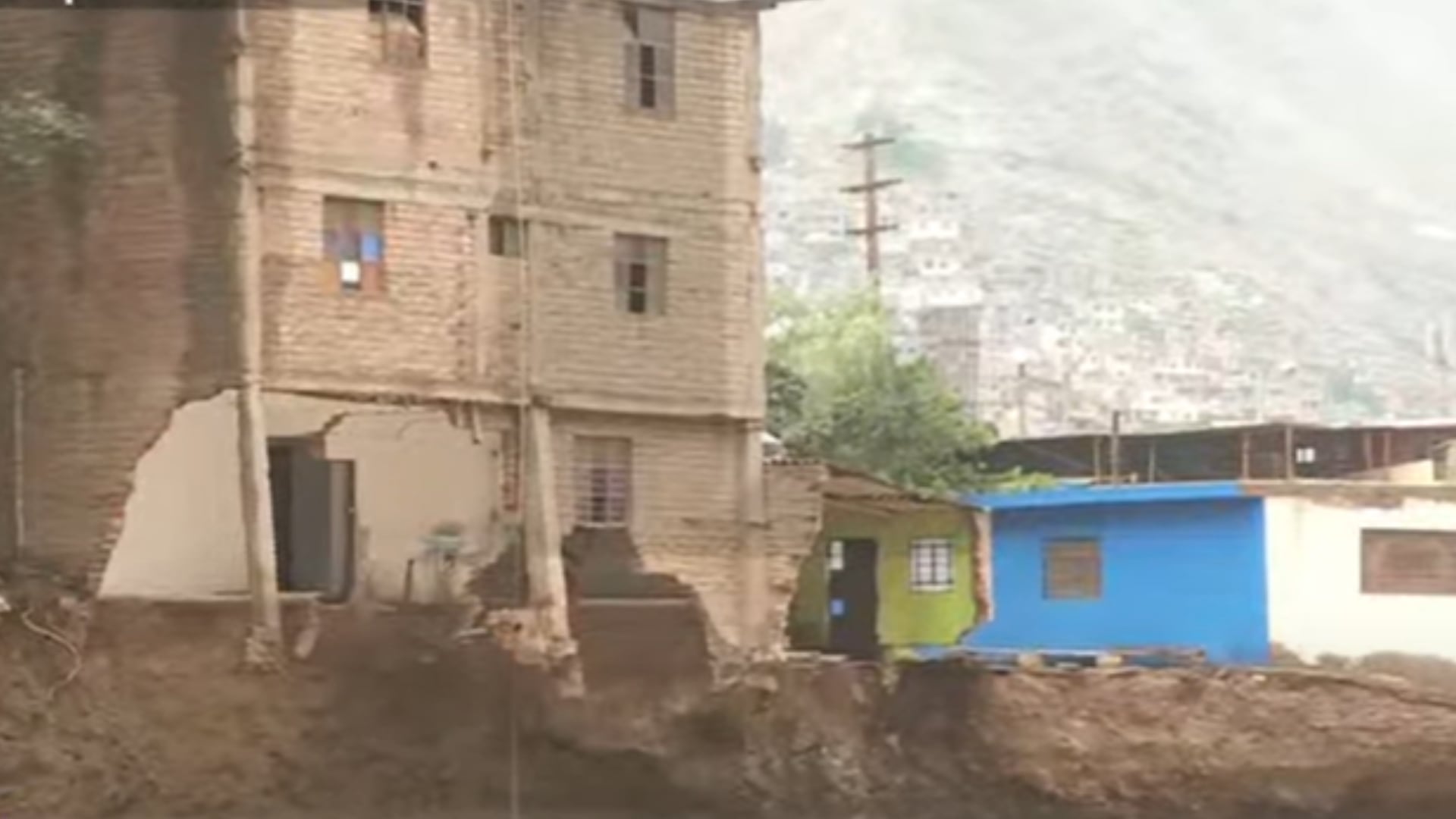 Fenómeno El Niño: Fiscalía advierte riesgos en zona del río Rímac por construcción de viviendas, piscinas y chancherías