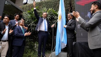 Cafiero inauguró la embajada argentina