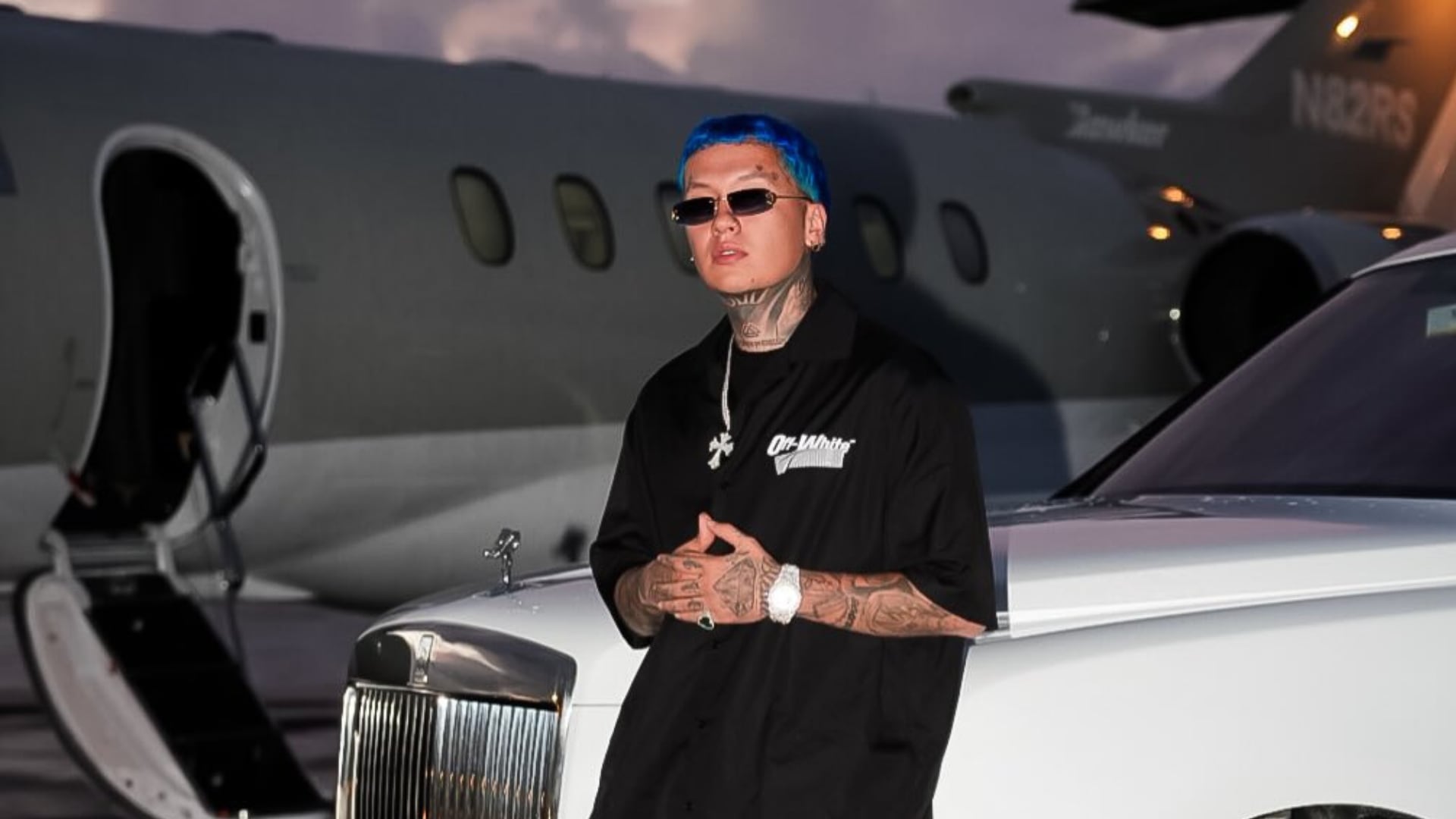 Blessd celebra un nuevo logro: comparte en redes la compra de su primer avión - crédito @blessd/ Instagram