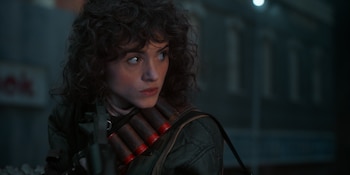 Natalia Dyer como Nancy Wheeler