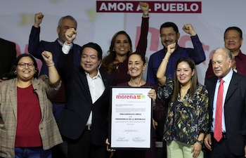 Claudia Sheinbaum recibe la constancia de registro como precandidata única por Morena (REUTERS/Luis Cortes)