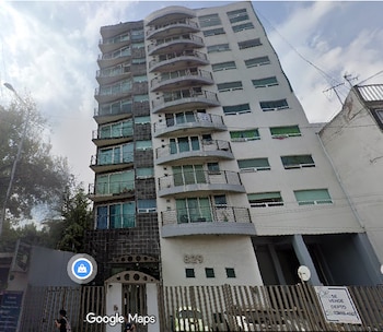 El edificio donde acudió, y donde no quisieron dar ninguna información sobre la joven a la familia, fue en Av. Revolución 829, casi esquina con Rubens, en la colonia Nonoalco, alcaldía Benito Juárez, cerca de metro Mixcoac en la Ciudad de México