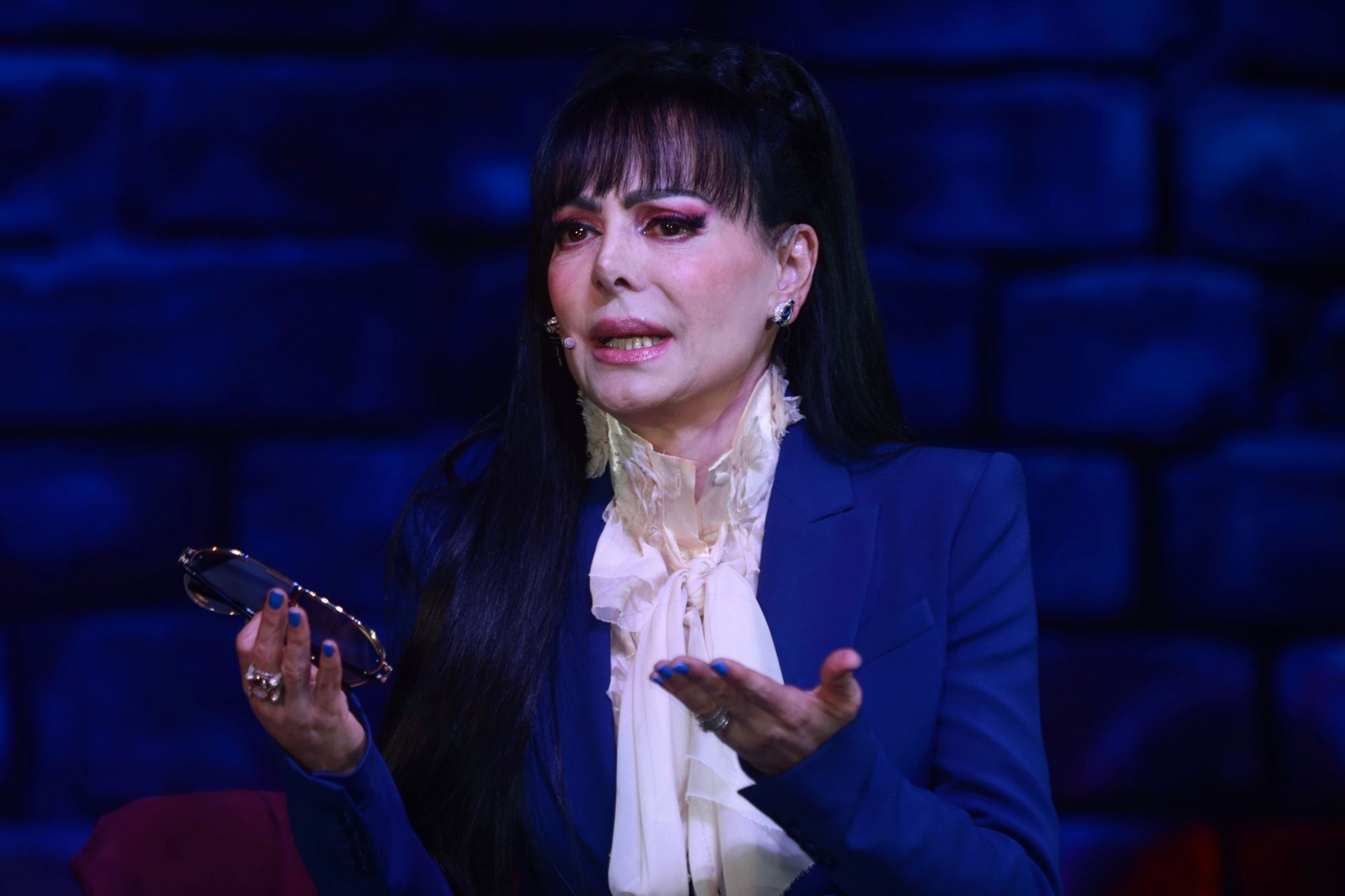 Maribel Guardia acudió a la Fiscalía de la Ciudad de México para rendir su declaración dentro de la carpeta de investigación por el deceso de su hijo Julián Figueroa. (FOTO: EDGAR NEGRETE LIRA/CUARTOSCURO.COM)