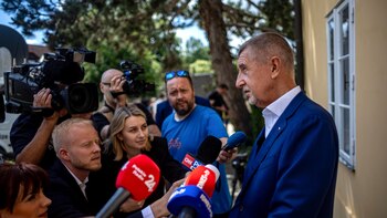 Cierran los colegios electorales checos