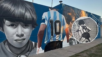 La historia oculta del debut de Maradona como titular en la Selección: un número ajeno, un gesto intrépido y el abogado que fue figura