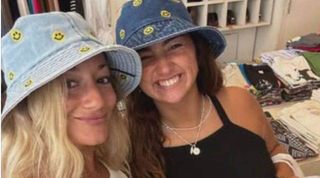 Serena viajaba junto a su amiga Valentina Accardi, quien resultó gravemente herida tras el vuelco del micro