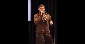 El famoso cantante boricua Bad