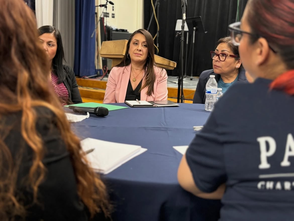 Luz Rivas recordó que el Estatus de Protección Temporal para El Salvador fue otorgado en 2001 tras dos terremotos y luego amparó a sus beneficiarios ante la violencia de pandillas y la inestabilidad política. (Cortesía: Luz Rivas)