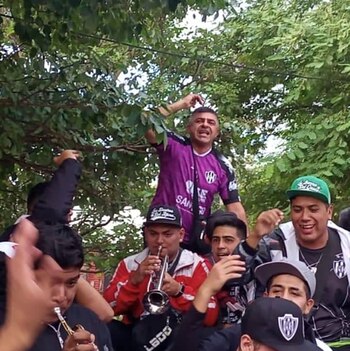 Miguel Ángel Ovejero (en andas),