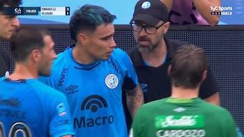 Lucas Zelarayán, jugador de Belgrano, se mostró desorientado en el partido ante Gimnasia de Jujuy por Copa Argentina