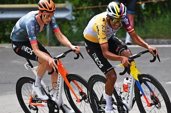 El danés Jonas Vingegaard es el líder de la carrera, mientras que el 29 de mayo de 2026, Egan Bernal logró volver al top-10 de la carrera-crédito @eganbernal/Instagram