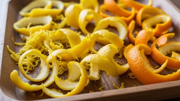 Este es el efecto que tiene para su salud oler una cáscara de naranja antes de dormir, según médico experto
