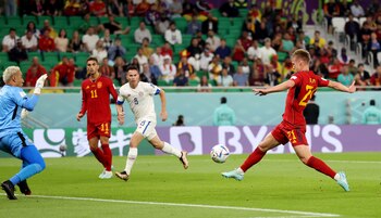 Dani Olmo anotó el primer