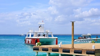 W2M inaugura el muelle KlübCatalina