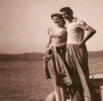 María y Benito muy jóvenes