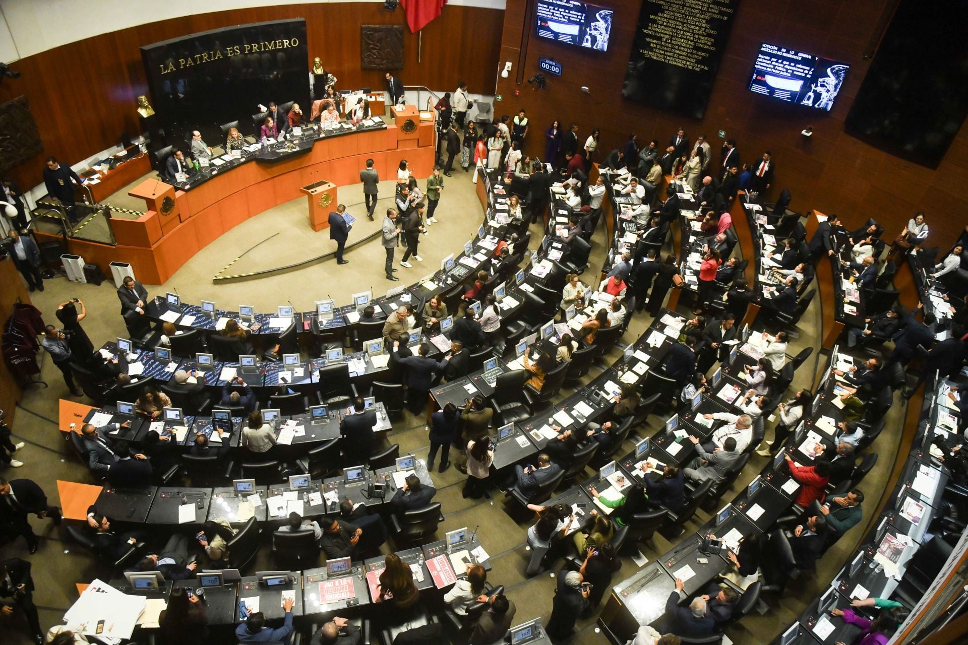 Funciones de colaborador del Senado abarcaron desde investigación hasta asesorías especializadas.
FOTO: MARIO JASSO/CUARTOSCURO.COM