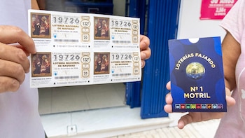 Solo una administración de loterías tiene el décimo con la fecha en la que España ganó el Mundial y está en Motril (Granada): “No llegamos a septiembre al ritmo que llevamos”