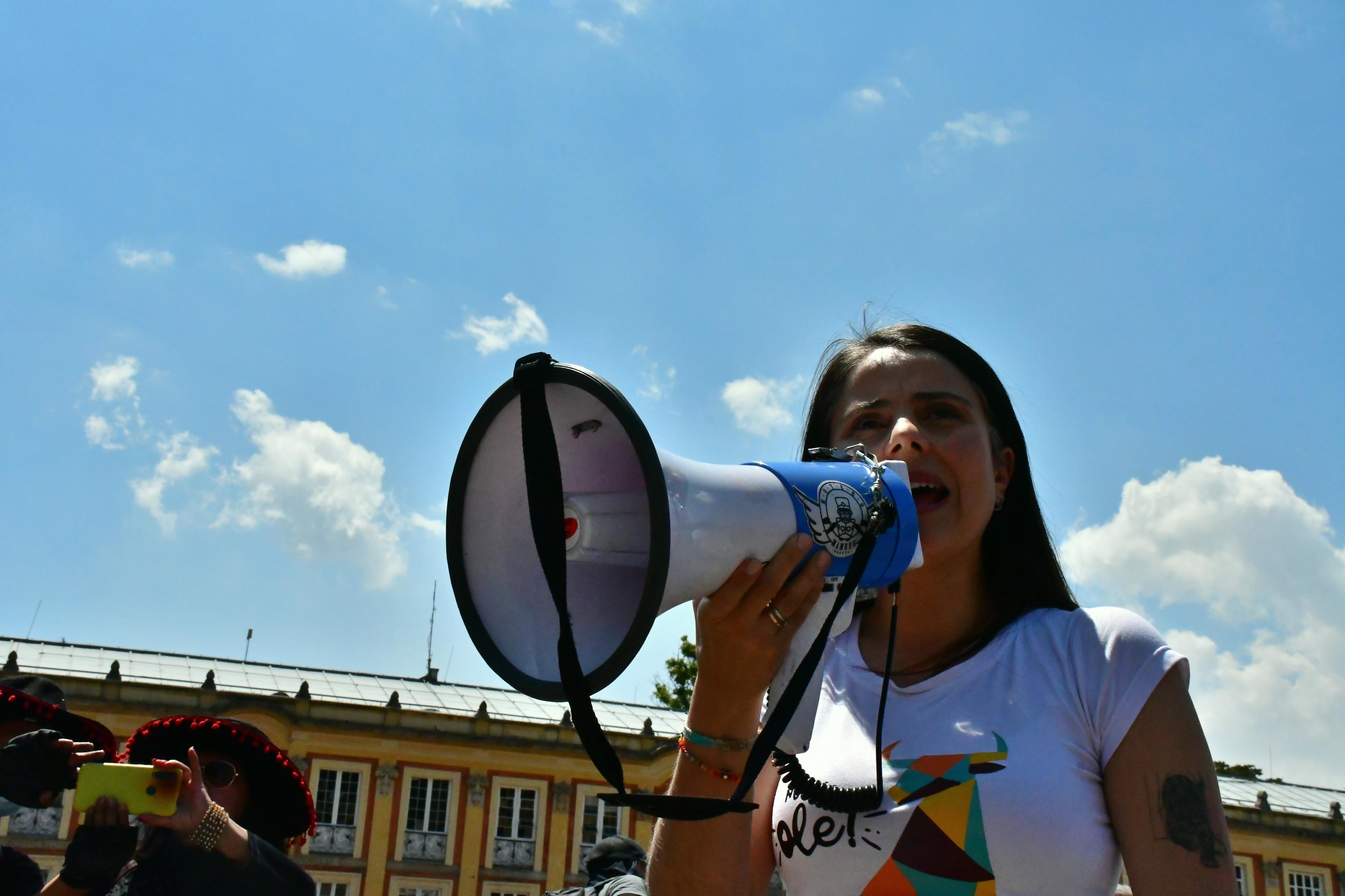 Esmeralda Hernández le insistió a Gustavo Petro que sancione ley que penaliza la zoofilia: “Solo falta su firma”