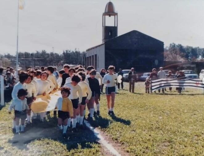 Primer partido del Deportivo Infantil San José en 1986.