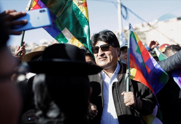 IMAGEN DE ARCHIVO. El expresidente de Bolivia, Evo Morales, marcha junto a simpatizantes del partido MAS boliviano, trabajadores y cocaleros para expresar su apoyo al gobierno del presidente Luis Arce Catacora, en El Alto, Bolivia, 25 de agosto de 2022. REUTERS/Manuel Claure