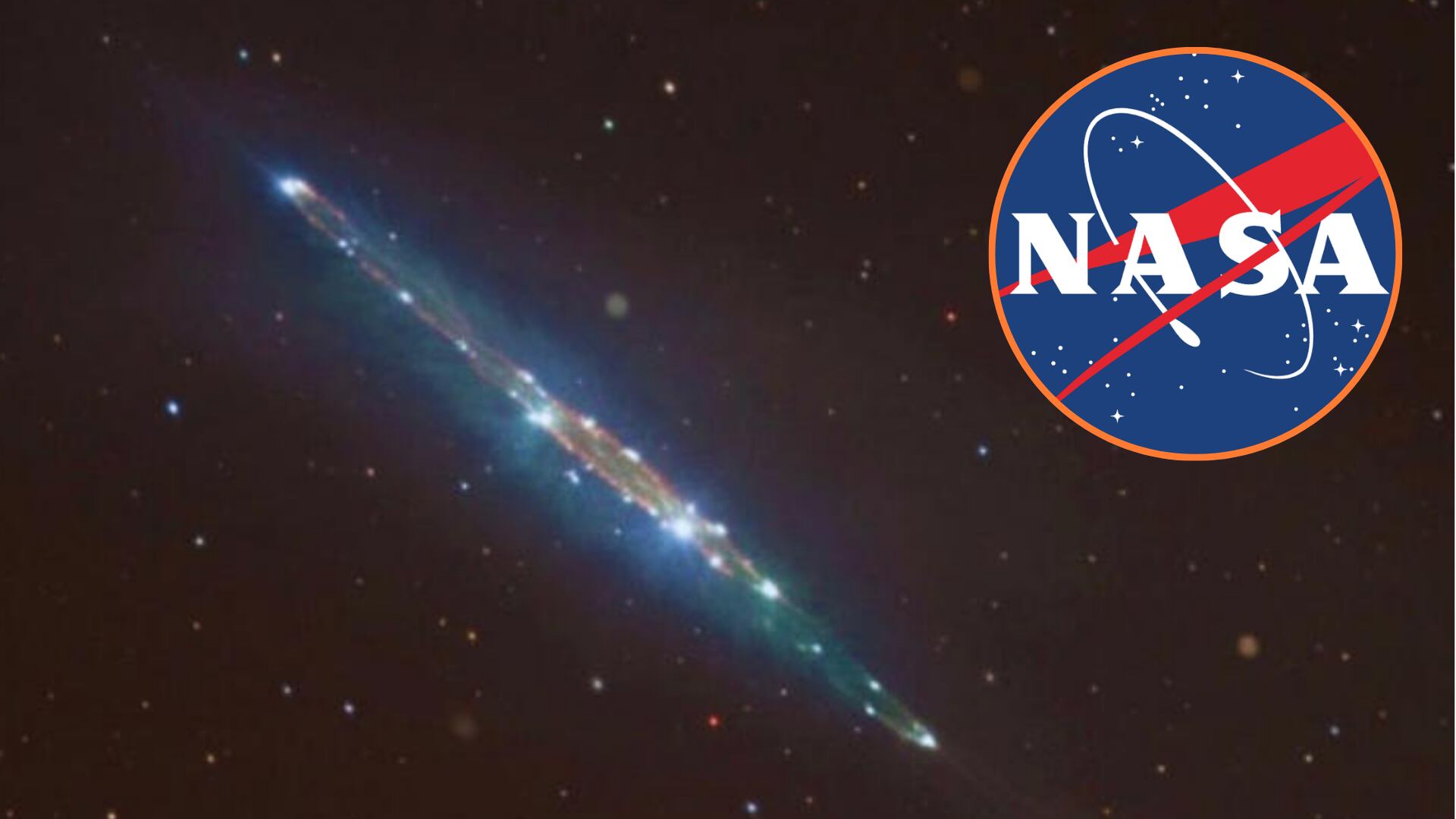 La misión SPHEREx observó un aumento de brillo en el cometa, causado por la expulsión de hielos y materiales orgánicos atrapados (Foto composición: Infobae Perú/Difusión)