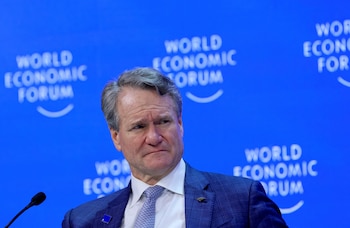 El CEO de Bank of America, Brian Moynihan, recuerda que, pese a predicciones en 1969, la computarización no eliminó los empleos de gestión (REUTERS/Denis Balibouse)