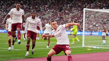 (Crónica) El Arsenal salva el drama contra el West Ham y acerca su Premier