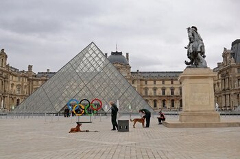 Un amplio operativo de seguridad paralizó el centro de Paris durante el viernes 26 de julio (Foto: REUTERS/Eloisa Lopez)