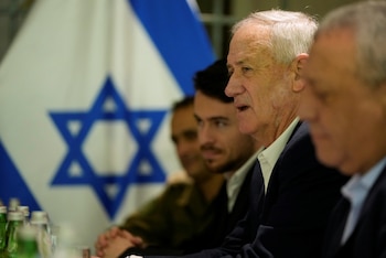El ex Ministro de Defensa israelí Benny Gantz se reúne con el Secretario de Estado de Estados Unidos, Antony Blinken, en Tel Aviv (Mark Schiefelbein/REUTERS)