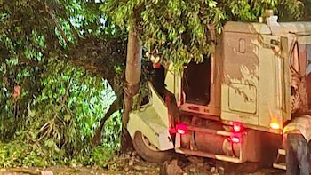 Rastra provoca fuerte accidente de tránsito en bulevar Venezuela y agrava la congestión hacia San Salvador