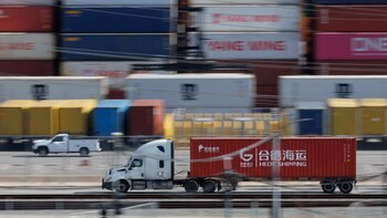 EEUU analiza suspender por un