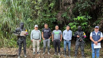 Policias que habían sido secuestrados