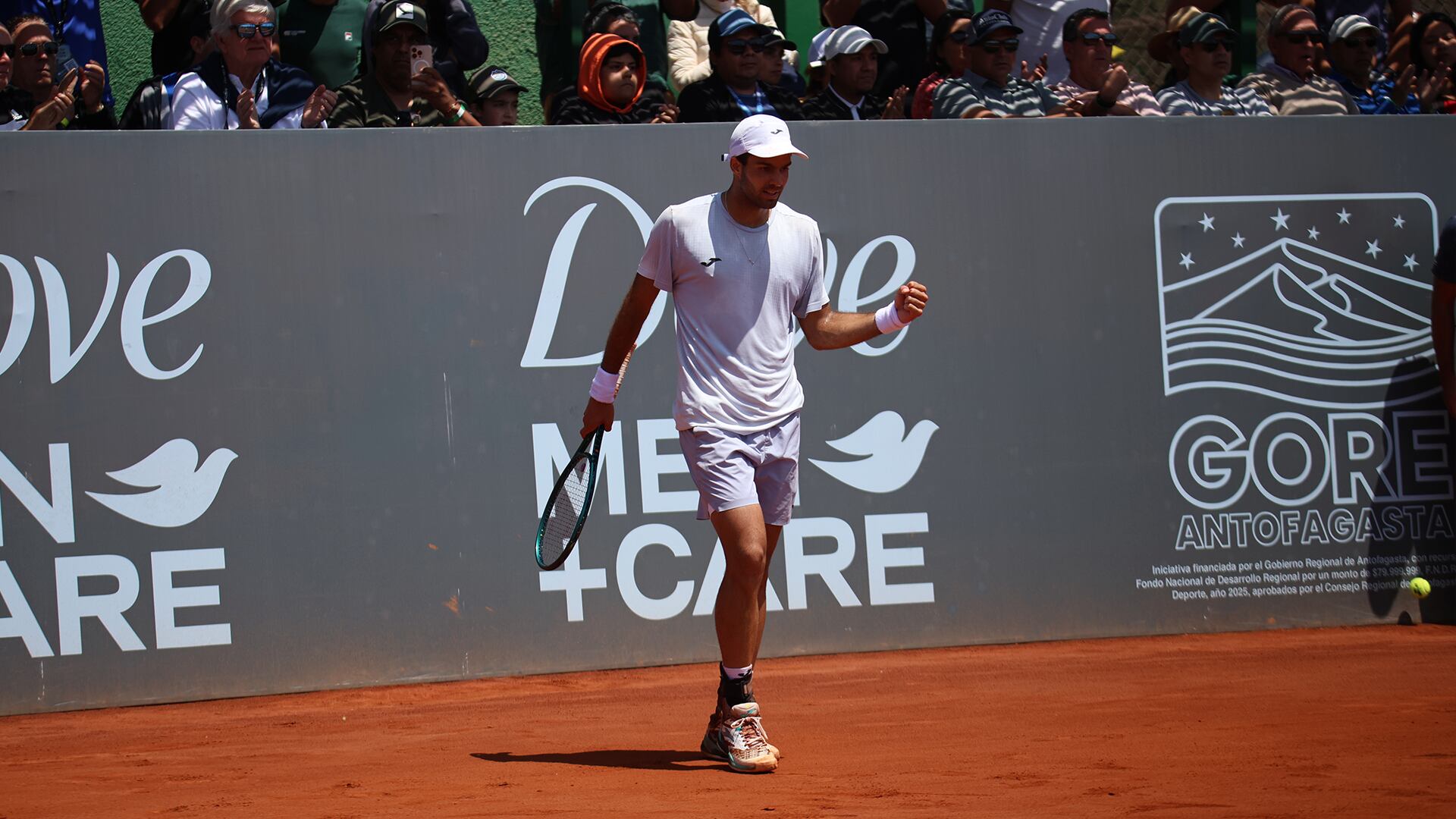 En su regreso a la competencia a principios del año, Facundo Díaz Acosta alcanzó los cuartos de final en Auckland, segunda ronda en Australian Open y fue parte del equipo argentino de Copa Davis en la primera ronda de los Qualifiers 2025 (Crédito: @legionsudam/@miguelzamorac)