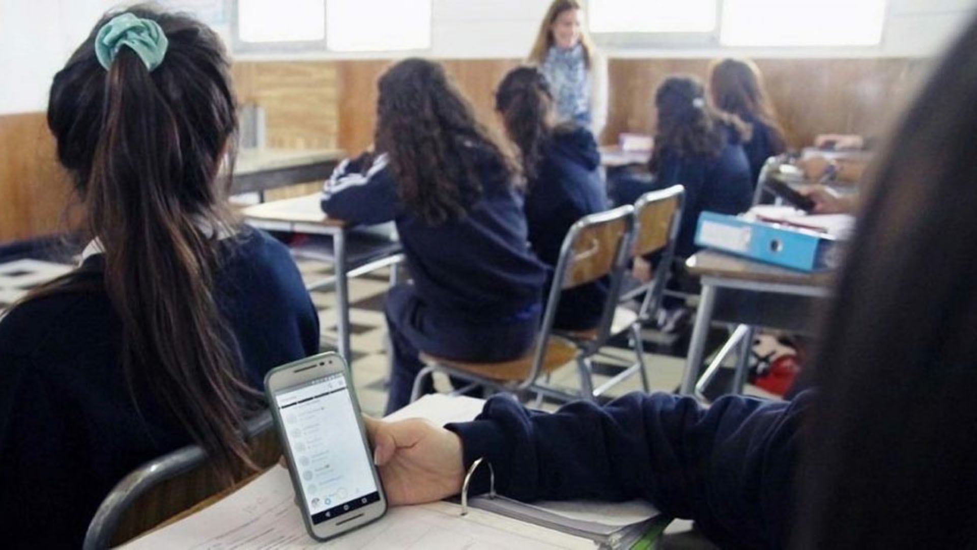 Algunos alumnos intentaron evadir la limitación de usar el teléfono en clase.