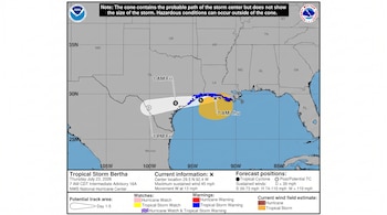 Mapa meteorológico de la NOAA con la trayectoria proyectada de la tormenta tropical Bertha en el Golfo de México y la costa estadounidense.