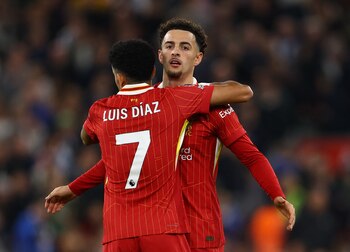 Luis Diaz y Curtis Jones