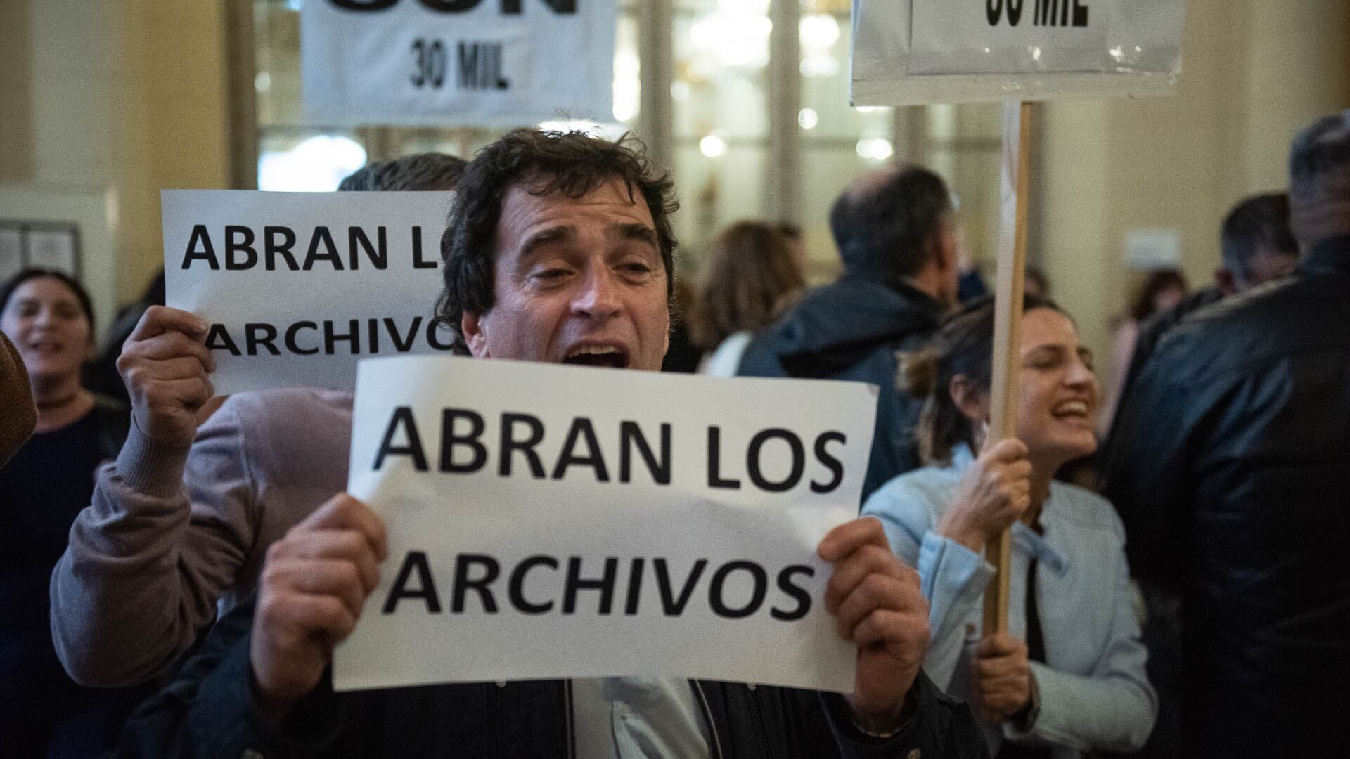 El legislador del Frente de Izquierda Gabriel Solano (Gustavo Gavotti)